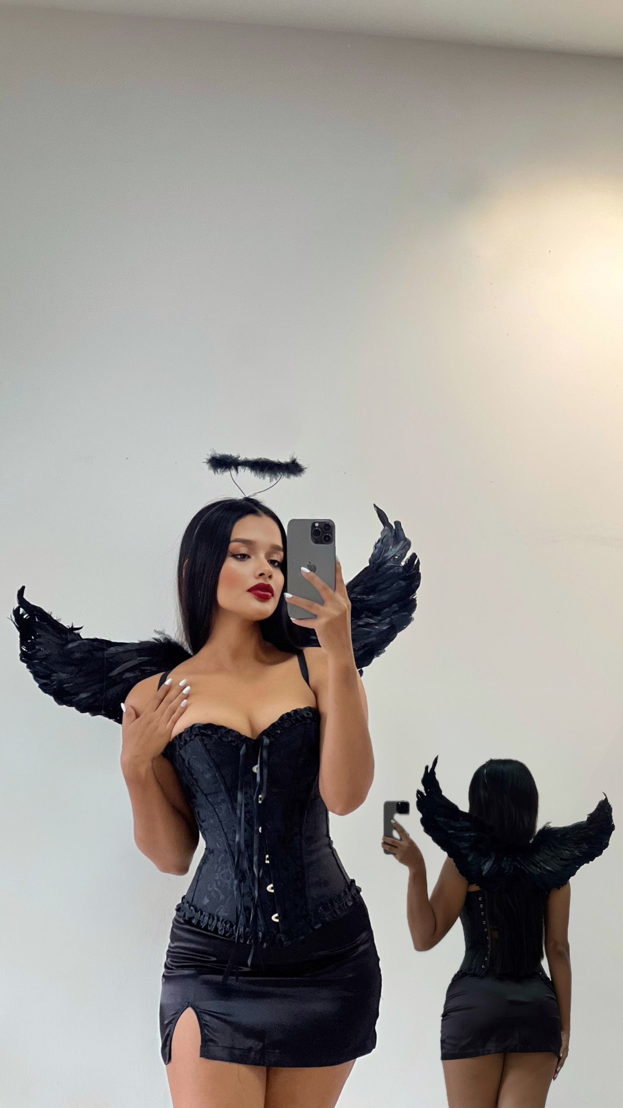 Falda saten negra con abertura